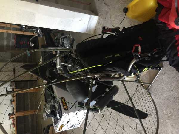 Paramoteur Rultralight T-Rex Moster 185 : Vends paramoteur Rultralight t-Rex Moster 185. Vends paramoteur Rultralight t-Rex Moster 185