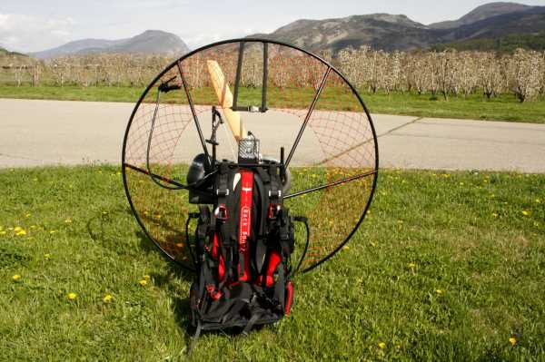 Paramoteur Back Bone Stronger 125 : Paramoteur Back Bone Stronger 125. Paramoteur Back Bone Stronger 125