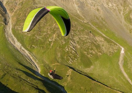 Parapente NIVIUK Artic 5 : A vendre Parapente Niviuk Artic 5 24 Cherimoya (verte-noire) état neuf 2 vols.. A vendre Parapente Niviuk Artic 5 24 Cherimoya (verte-noire) état neuf 2 vols.