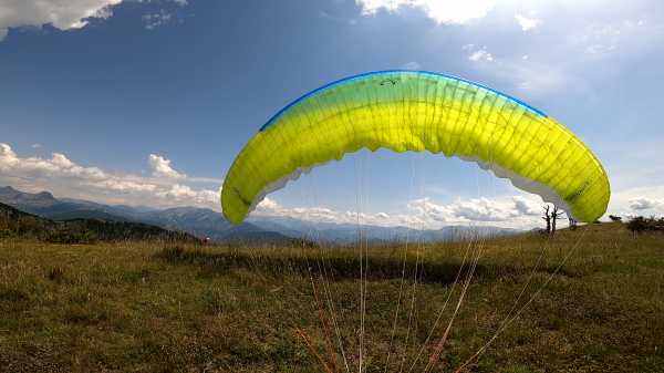 Parapente Advance Xi : Vends Xi Advance 25m² Catégorie B+. Vends Xi Advance 25m² Catégorie B+