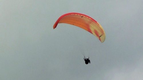 Parapente SUP'AIR SORA : SORA rouge/orange 2 saisons pro (550 vols) , moitier de vie, BE , révisé. SORA rouge/orange 2 saisons pro (550 vols) , moitier de vie, BE , révisé