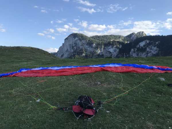 Parapente NOVA IBEX 4 : Pack light Nova Ibex 4 (taille XS/25m2 à plat) + sellette Montis L + sac revervible : état proche du NEUF !. Pack light Nova Ibex 4 (taille XS/25m2 à plat) + sellette Montis L + sac revervible : état proche du NEUF !