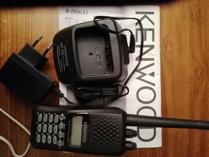 Accessoire Kenwood THK20 : Arrêtant parapente/moteur cause santé, vends VHF Kenwood THK20. Arrêtant parapente/moteur cause santé, vends VHF Kenwood THK20