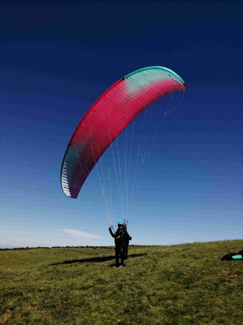 Parapente Niviuk Ikuma 2 EN B : vends Niviuk Ikuma 2 taille 26 85/105 Kg EN B. vends Niviuk Ikuma 2 taille 26 85/105 Kg EN B