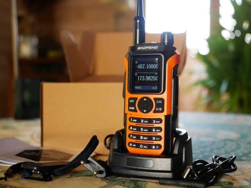 Talkie-Walkie UHF-VHF Baofeng UV-21 Pro