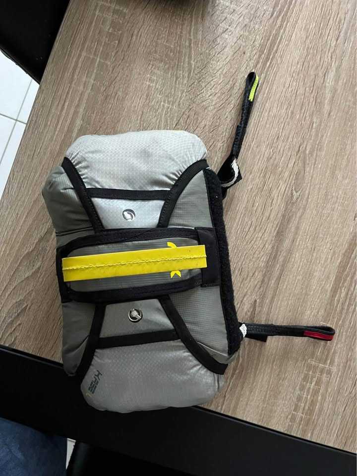 Parachute Niviuk Octagon : Parachute de secours niviuk Octagon 2 120 + container Kase L. Parachute de secours niviuk Octagon 2 120 + container Kase L
