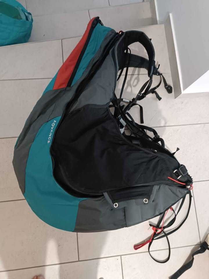 Sellette Advance Success : Vends sellette advance success 4 +secours taille L. Vends sellette advance success 4 +secours taille L