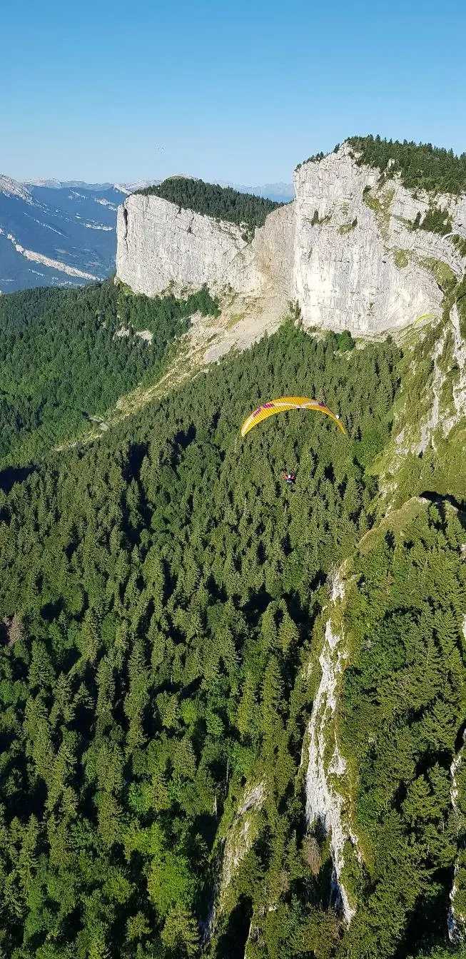 Parapente Lyght Ozone : Voile Ozone Lyght XS ( 55Kg - 75kg ) neuve. Voile Ozone Lyght XS ( 55Kg - 75kg ) neuve
